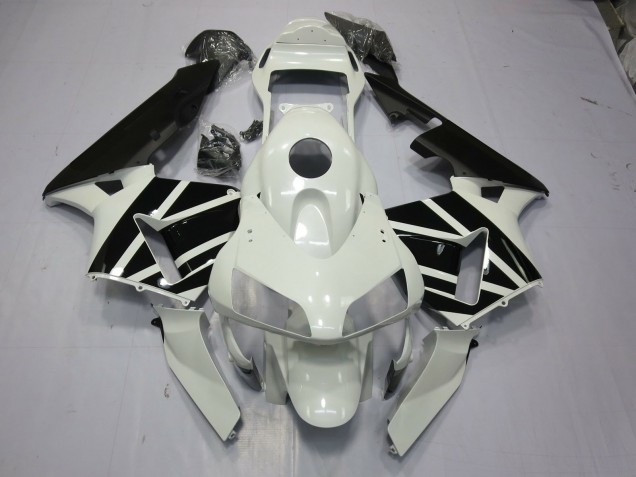 2003-2004 White & Black OEM Honda CBR600RR Motorcycle Fairing 2003-2004 White & Black OEM Honda CBR600RR Motorcycle Fairing