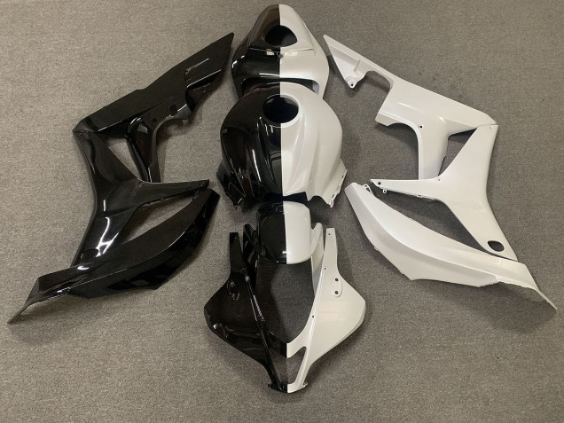 2007-2008 Gloss Black / White Split Honda CBR600RR Motorcycle Fairing 2007-2008 Gloss Black / White Split Honda CBR600RR Motorcycle Fairing